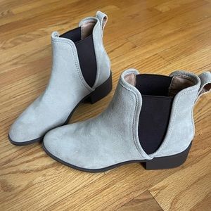 Steve Madden Tan Suede Booties Size 7.5